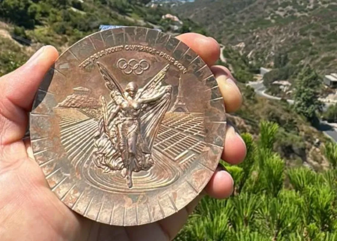 Медаль с Олимпиады. Обложка © Instagram (признан экстремистской организацией и запрещён на территории Российской Федерации) / nyjah