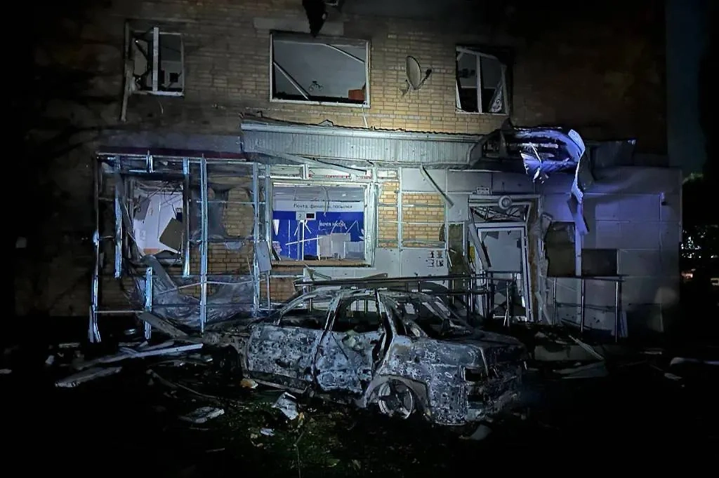 Последствия ночного прилёта по курской многоэтажке. Обложка © Telegram / Мэр Курска Игорь Куцак