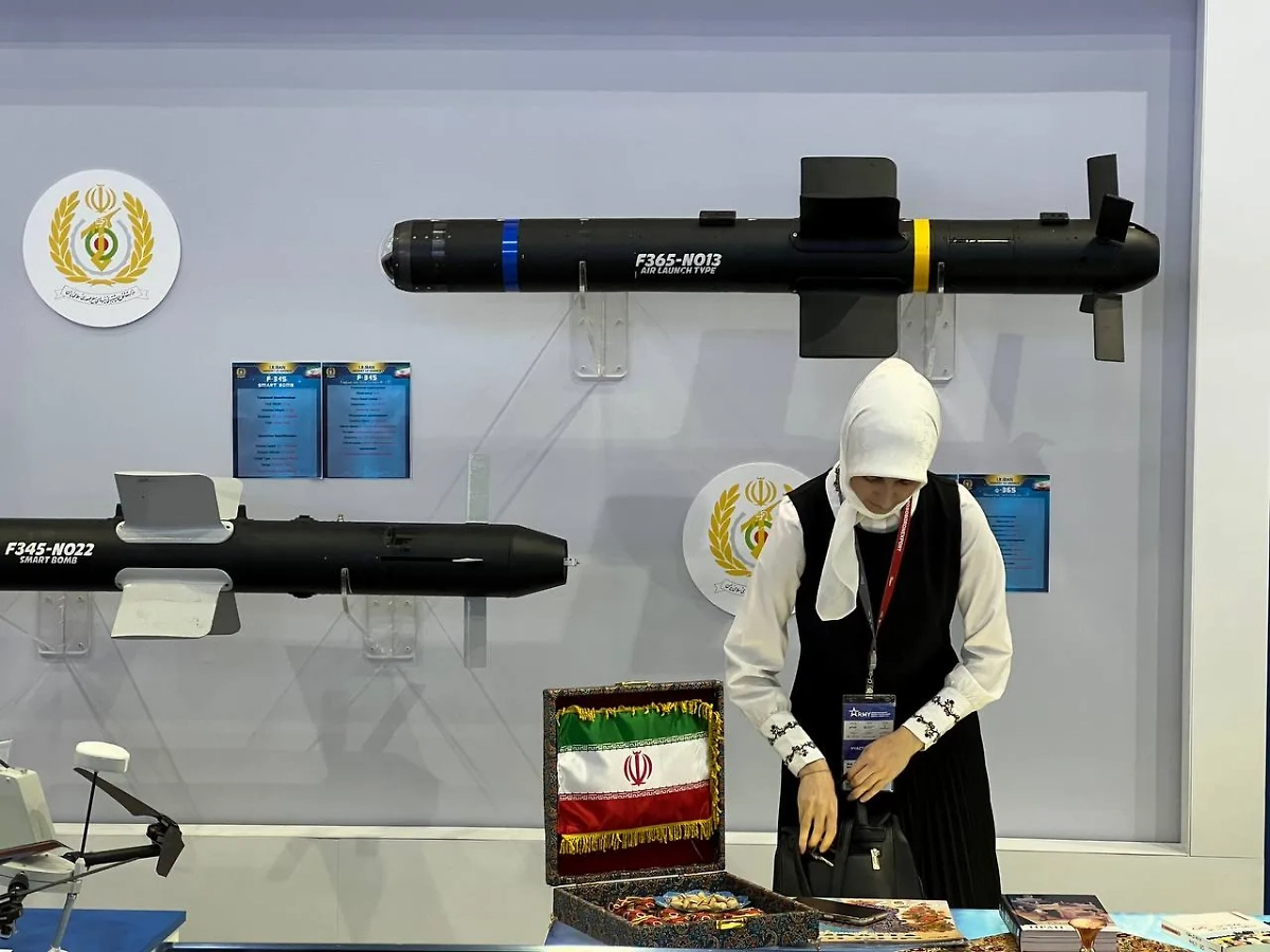 Стенд Ирана на форуме "Армия-2024". Фото © Life.ru / Павел Баранов