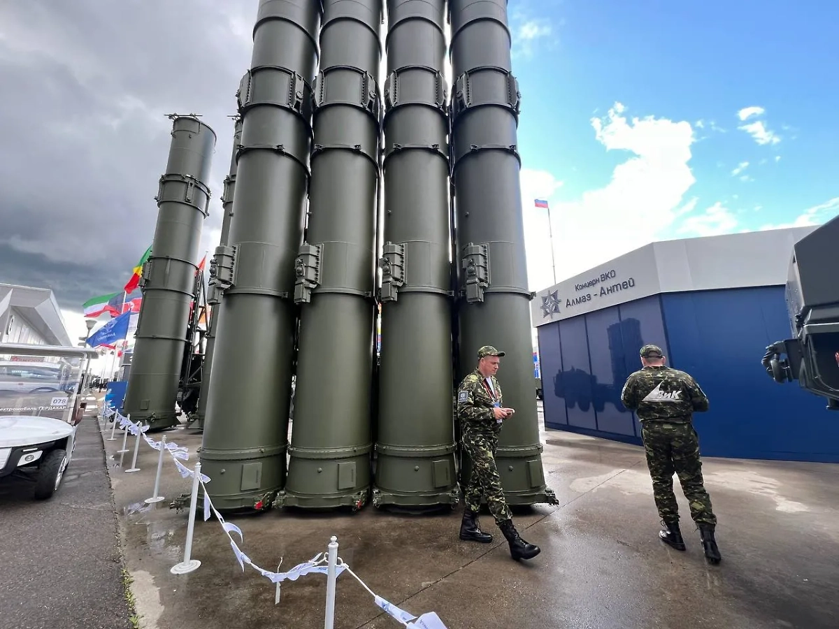 На форуме "Армия-2024" представлены новые средства ПВО. Фото © Life.ru / Павел Баранов