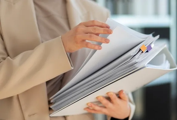 Коммунальщики раскрыли личные данные горожан в Крыму. Обложка © freepik