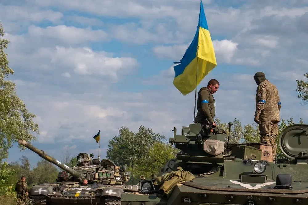 Апти Алаудинов подчеркнул, что украинские силы несут потери. Обложка © Telegram / Shutterstock / FOTODOM / MagicGeorge