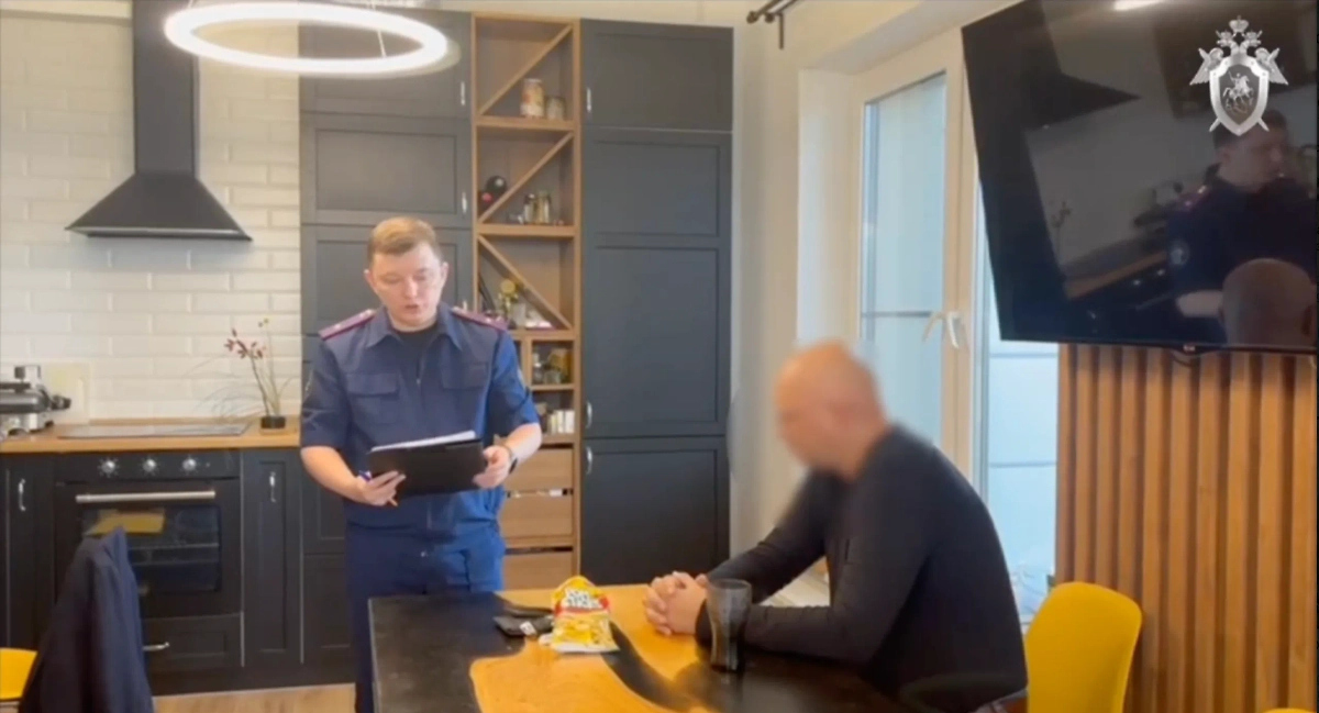 Следователь и задержанный главврач больницы в Челябинске. Обложка © УФСБ России по Челябинской области