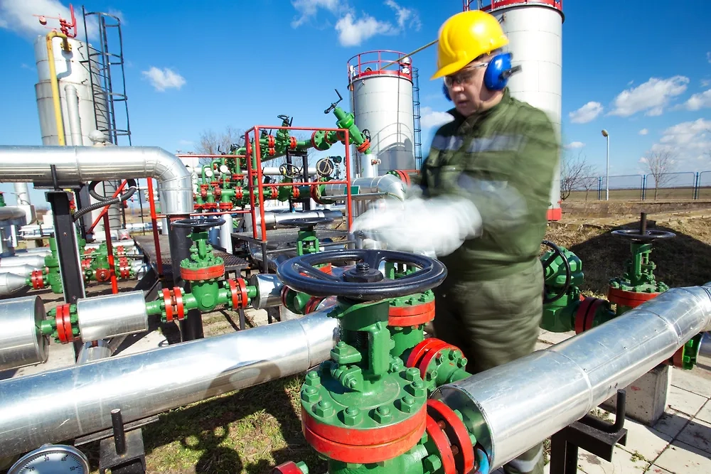 Киев пытается заставить Будапешт отказаться от российской нефти. Фото © Shutterstock / FOTODOM / ZoranOrcik