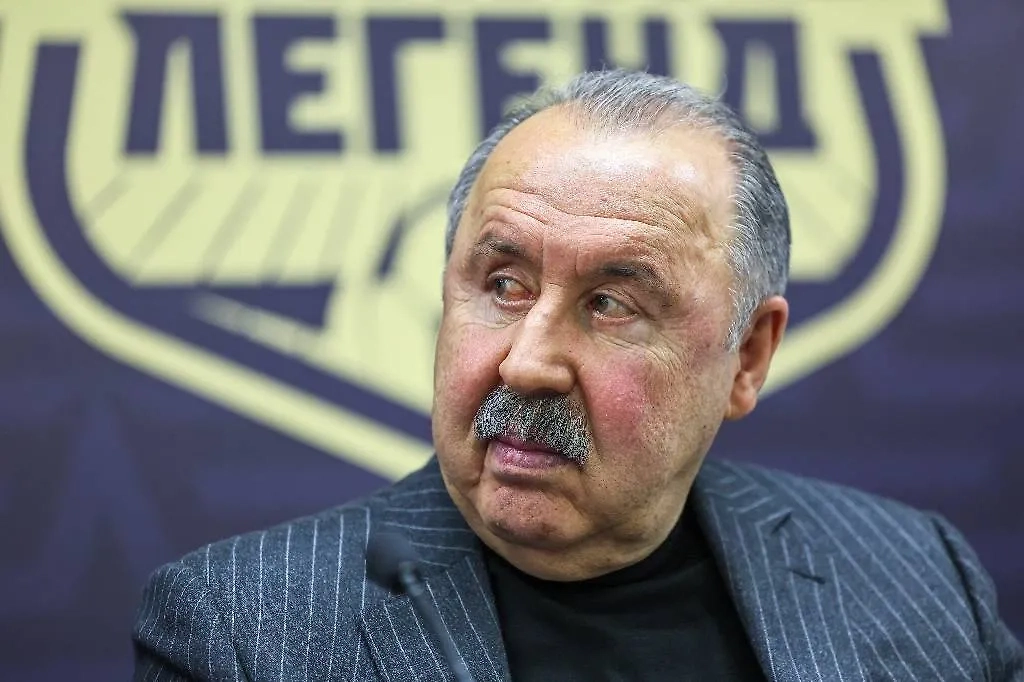 Валерий Газзаев. Обложка © ТАСС / Сергей Савостьянов