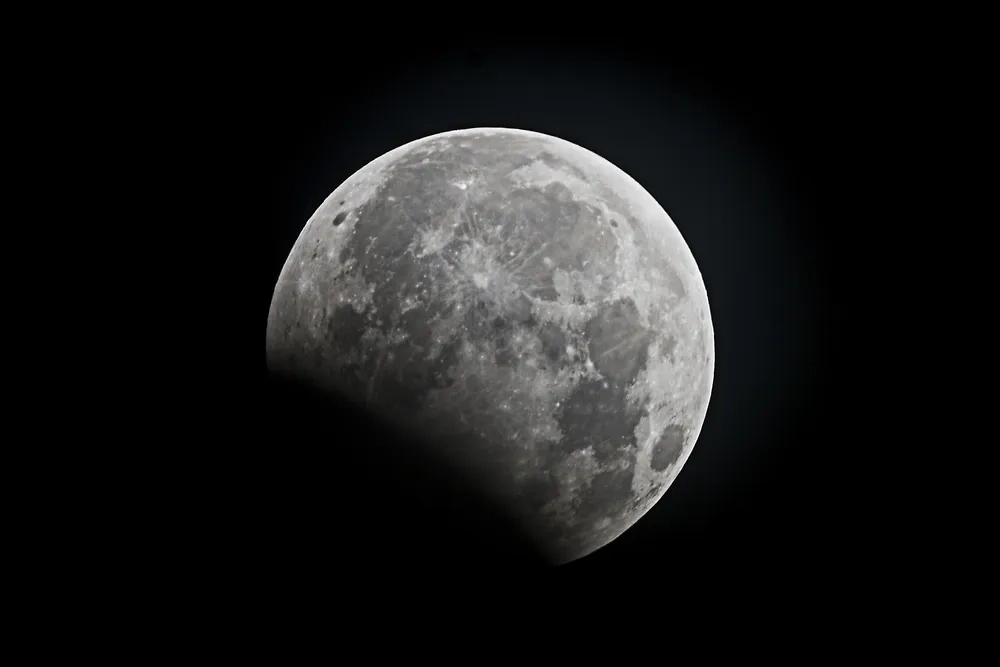 Обложка © Shutterstock / FOTODOM / Haris McHorror