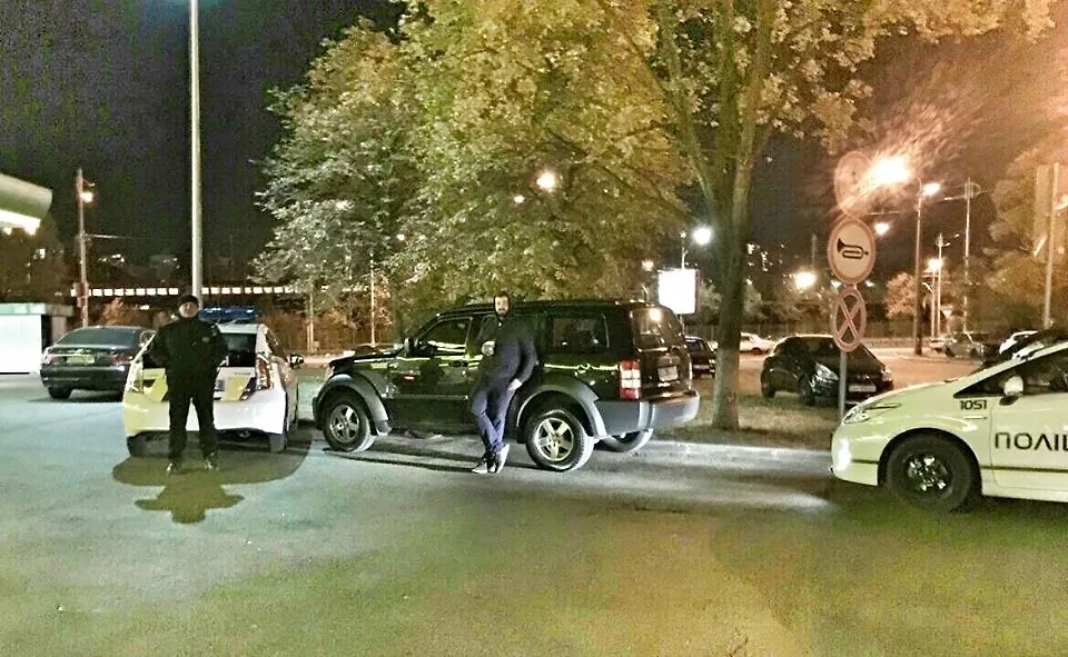 Кадры с места задержания гаишниками сына Корчинских Даниила. Фото © galinfo.com.ua