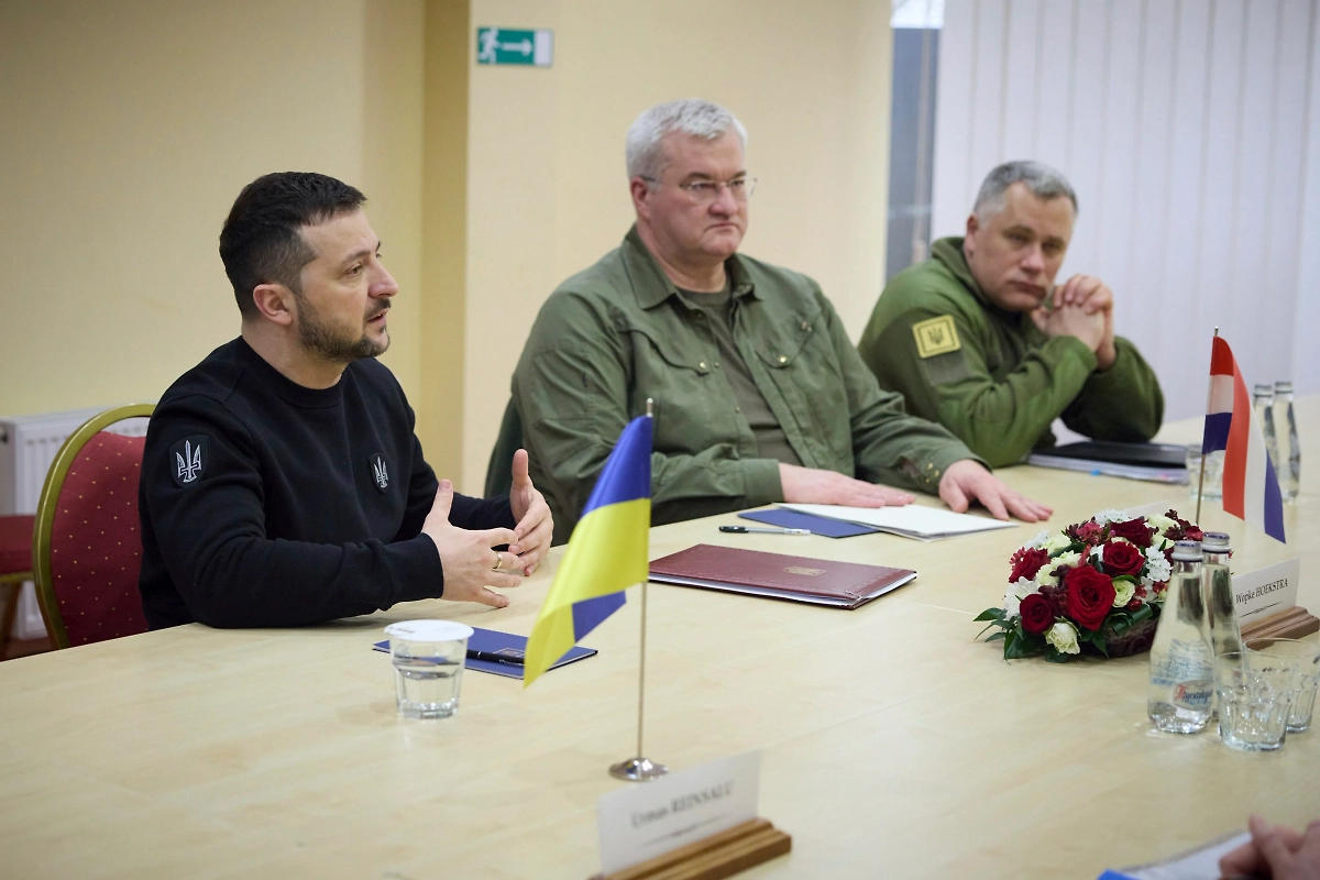 Президент Украины Владимир Зеленский и Андрей Сибига. Фото © ТАСС / Zuma