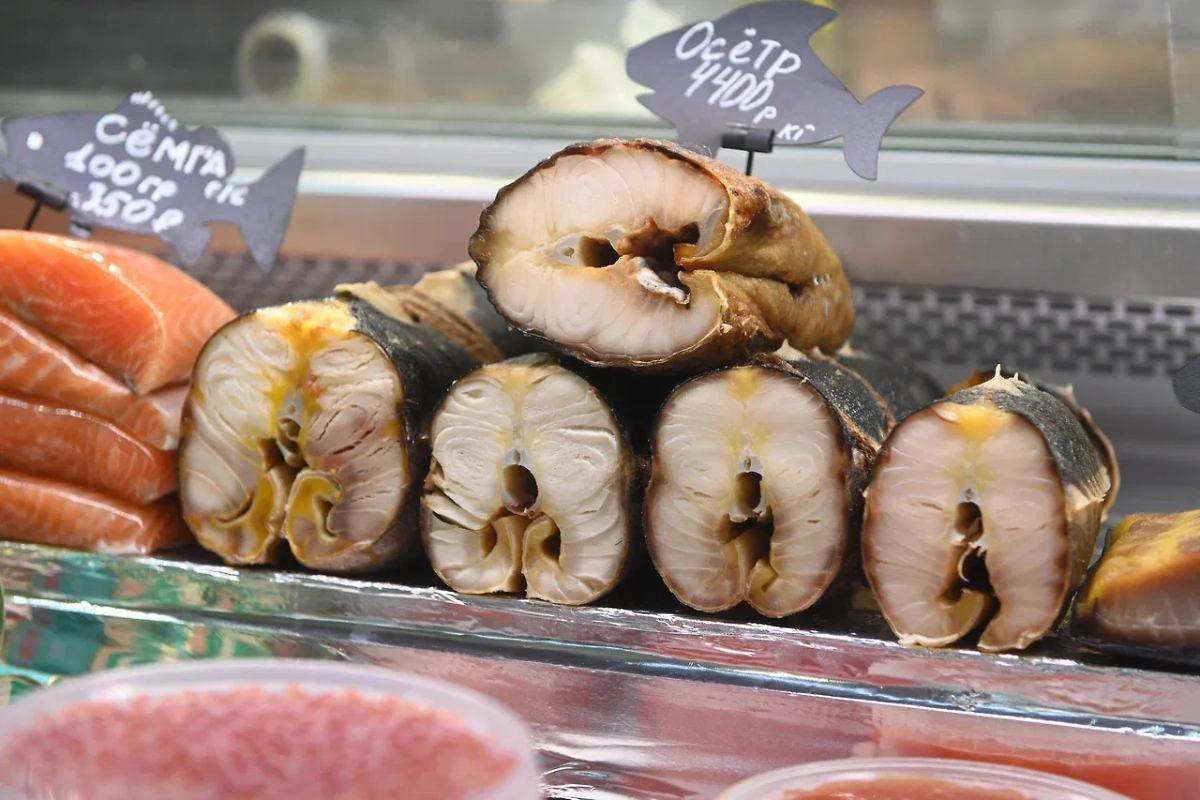 В первую очередь стоит обращать внимание на внешний вид рыбы. Обложка © Life.ru