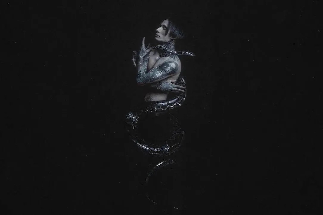 Чернокнижник и финалист проекта "Экстрасенсы. Битва сильнейших" Дмитрий Матвеев. Фото © T.me / matveev366oi / Фотограф T.me / io_rosemary 