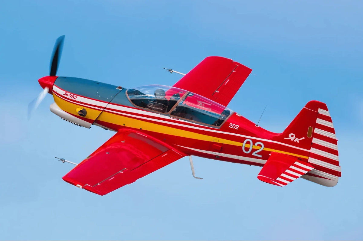 Як-152. Обложка © ПАО "Яковлев"