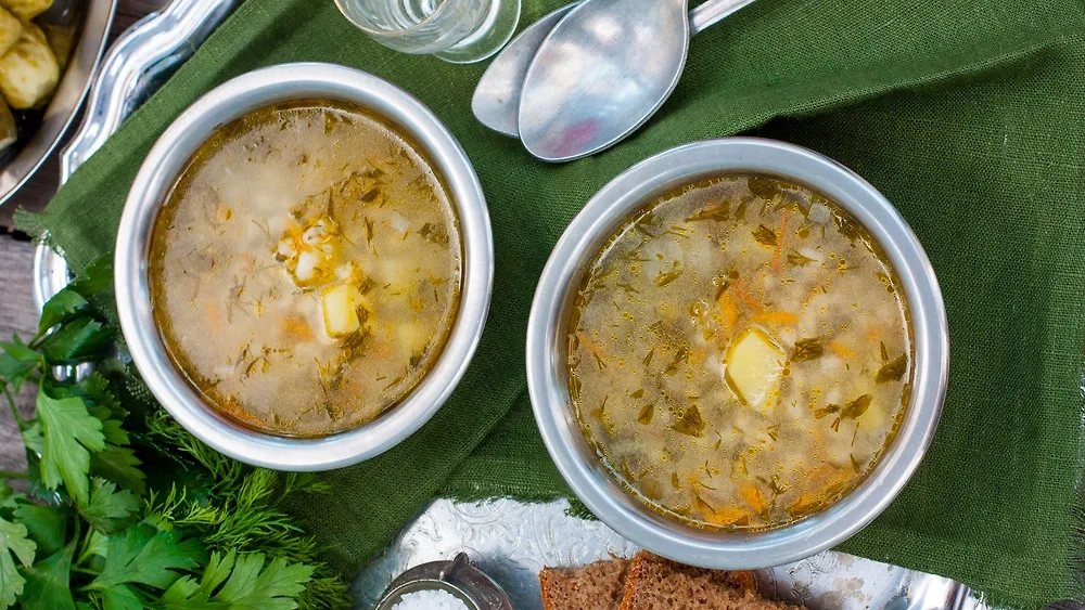 Рецепт рассольника с консервами, как это делали в Союзе. Фото © Shutterstock