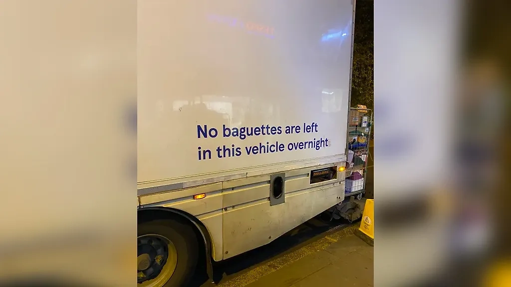 Фото © Facebook (соцсеть запрещена в РФ; принадлежит корпорации Meta, которая признана в РФ экстремистской) / Please may I have a crumb of context