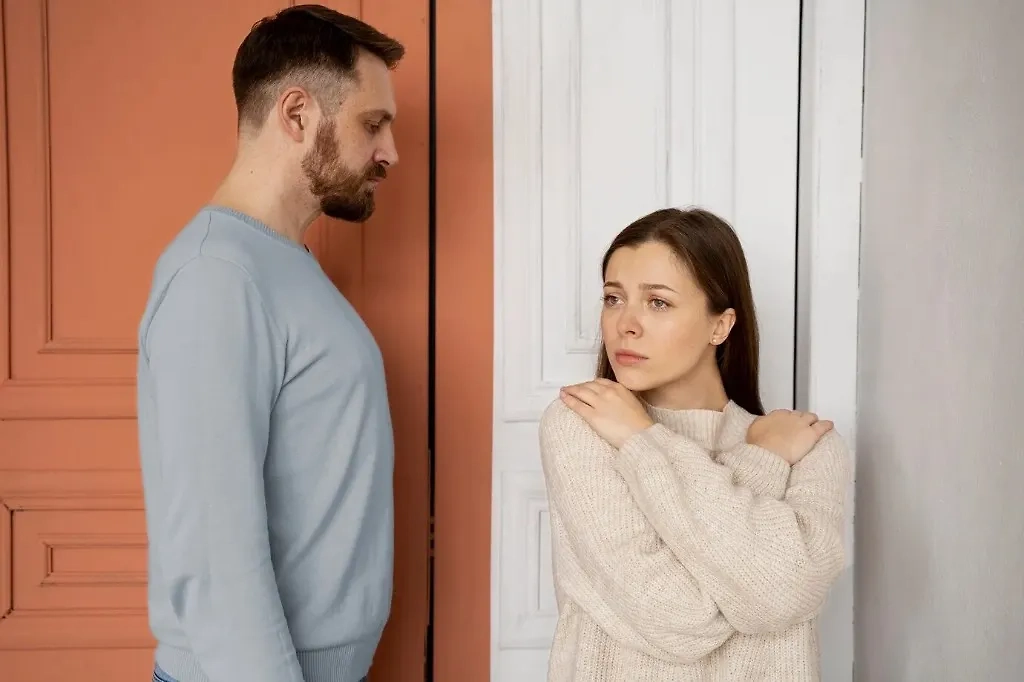 Советы психолога, как выйти из токсичных отношений. Фото © Freepik