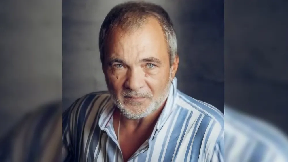 Бас-гитарист советской рок-группы "Аракс" Николай Парфенюк. Обложка © lenkom.ru