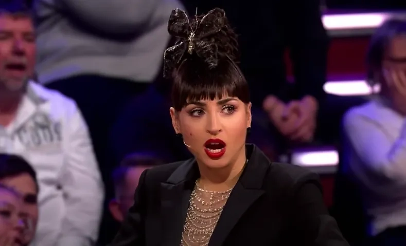 Судьи были шокированы выступлением участницы из Австралии. Кадр из видео © YouTube/ Das Supertalent