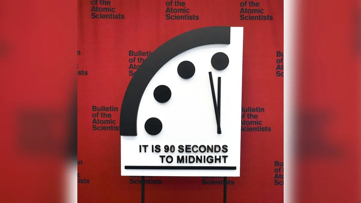 "Часы Судного дня" по-прежнему показывают 90 секунд до "ядерной полуночи". Фото © Twitter / Bulletin of the Atomic Scientists