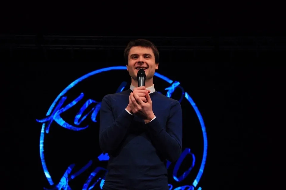 Сергей Андрейчук. Обложка © VK / Приморский КВН и официальная Приморская лига