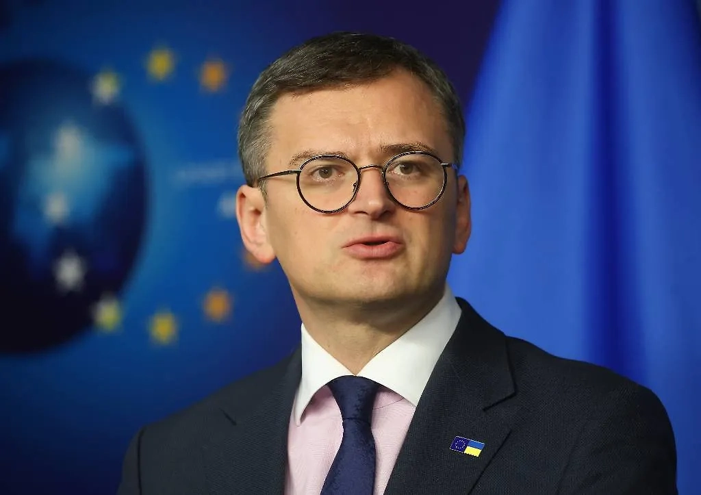 Глава МИД Украины Дмитрий Кулеба. Обложка © EPA / ТАСС / OLIVIER HOSLET