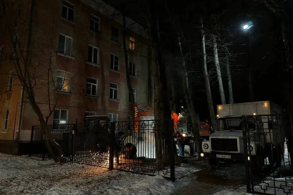 Работа аварийной бригады в Подольске. Обложка © Telegram / Григорий Артамонов