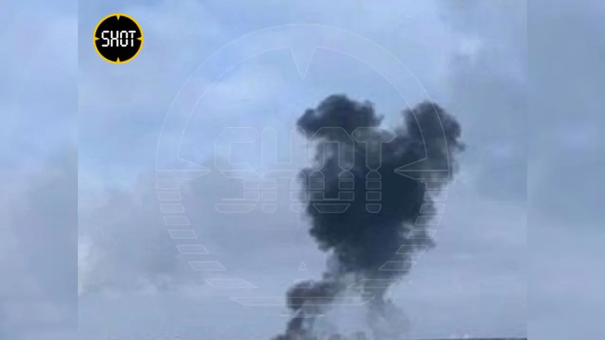 Украинский ударный дрон атаковал нефтебазу в Орловской области. Обложка © SHOT