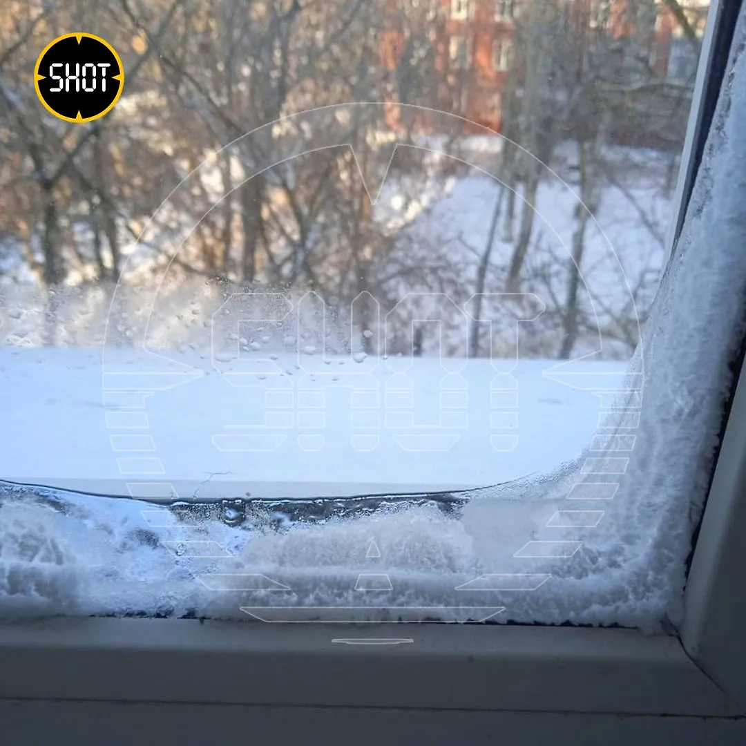 Окна обледенели. Фото © t.me / SHOT