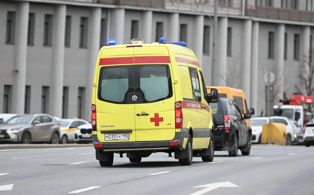 Карета скорой помощи в Москве. Обложка © Life.ru