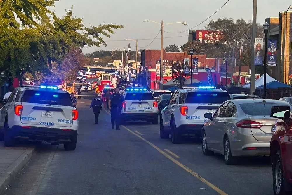 Полиция Нэшвилла на месте стрельбы. Обложка © X / Kelly Avellino