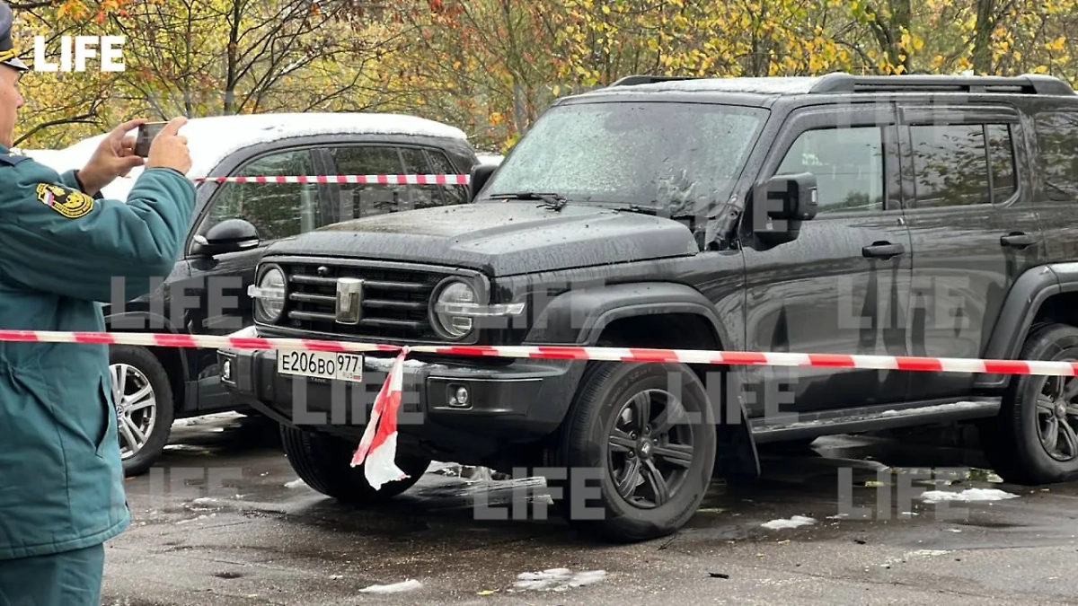 Взорванный в Москве внедорожник. Фото © LIfe.ru