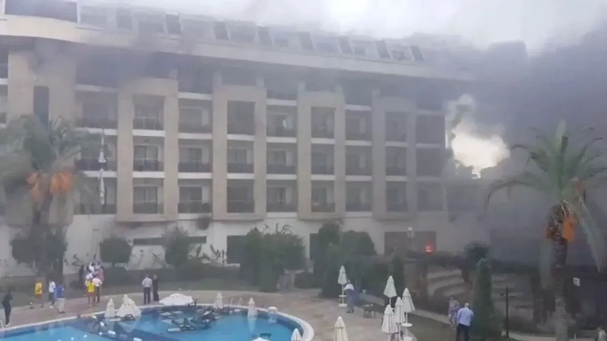 Пожар в отеле Imperial в Анталье. Обложка © X / AntalyaKanalV