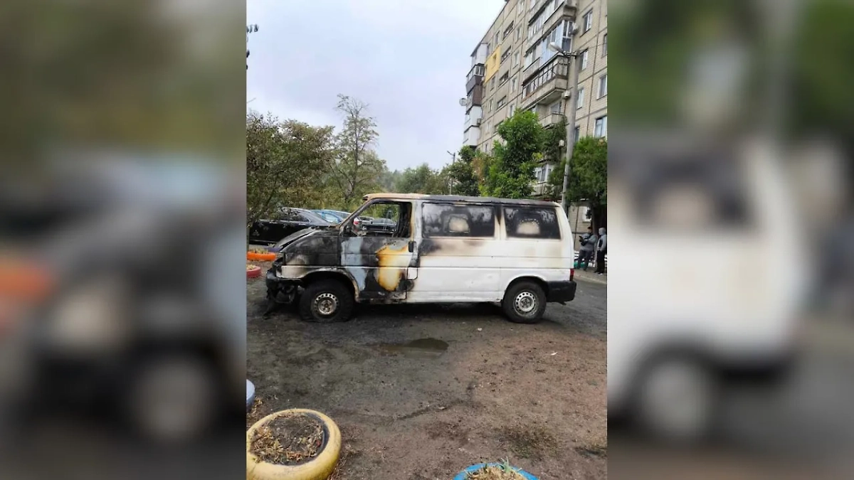 Обгоревшая машина волонтёра ВСУ в Кривом Роге. Фото © Telegram / Политика страны