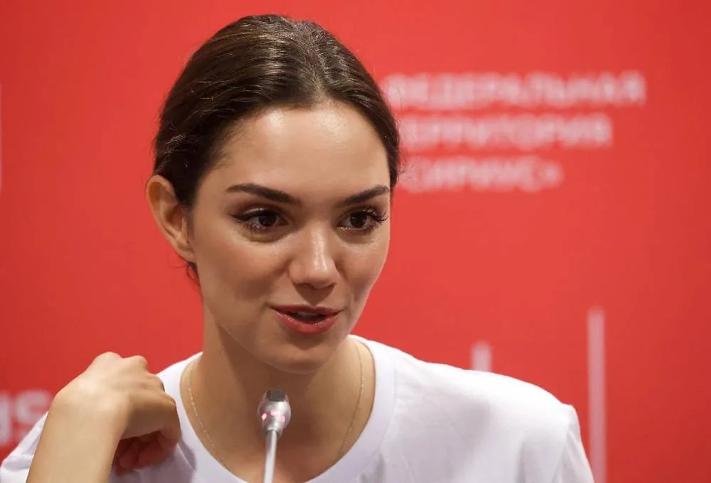 Фигуристка Евгения Медведева. Фото © ТАСС / Дмитрий Феоктистов