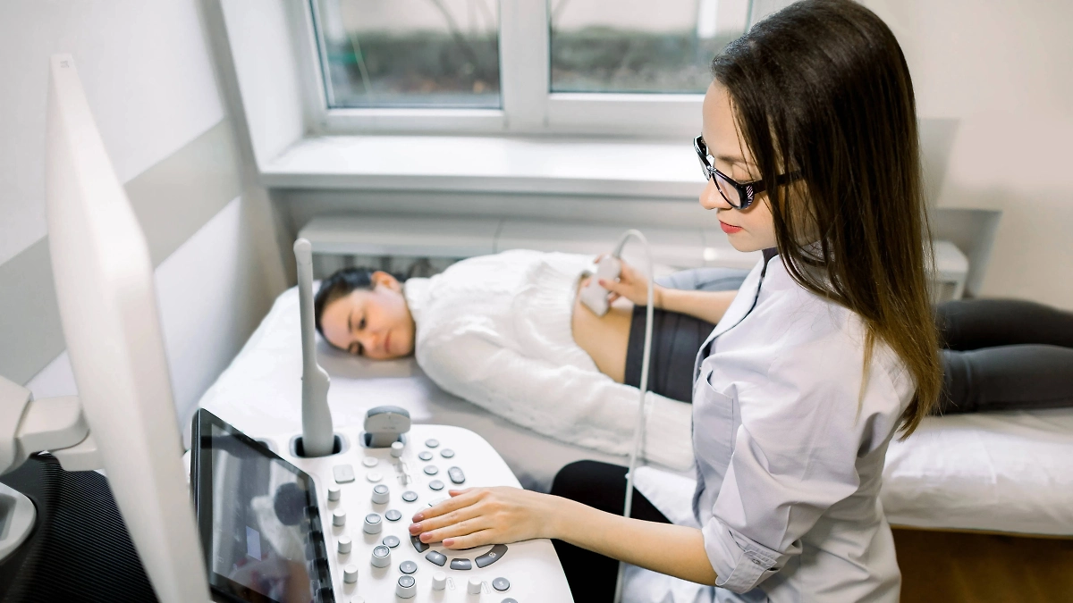 29 октября во многих странах мира медики отмечают Всемирный день врача ультразвуковой диагностики. Фото © Shutterstock / FOTODOM / SofikoS