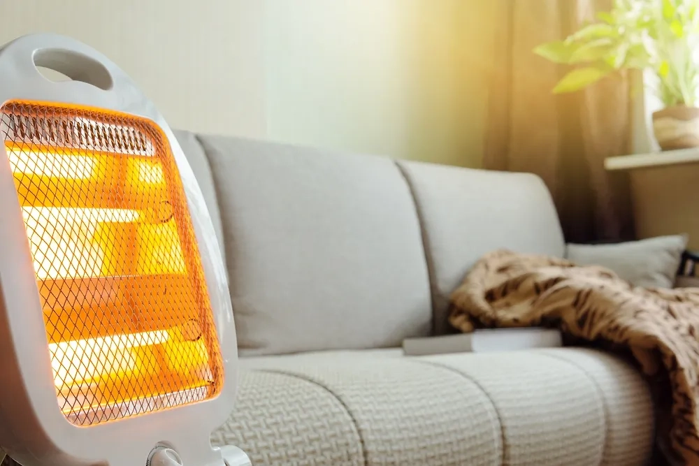 В кварцевом обогревателе в качестве нагревательного элемента используются кварцевые трубки или панели. Фото © Shutterstock / FOTODOM / Elena Belgo