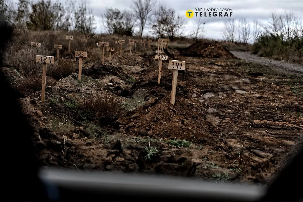 Под контролируемым ВСУ Краматорском обнаружено кладбище с безымянными могилами. Обложка © Telegram / Yan Dobronosov