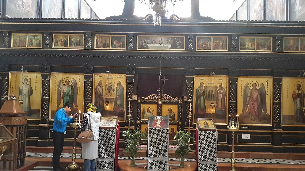 Иконостас в Александровском подворье. Фото © Wikipedia/Юкатан 