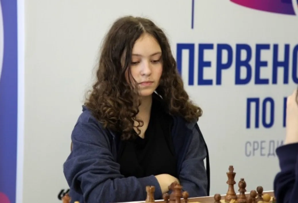 Ольга Карманова. Обложка © ruchess.ru / Владимир Барский