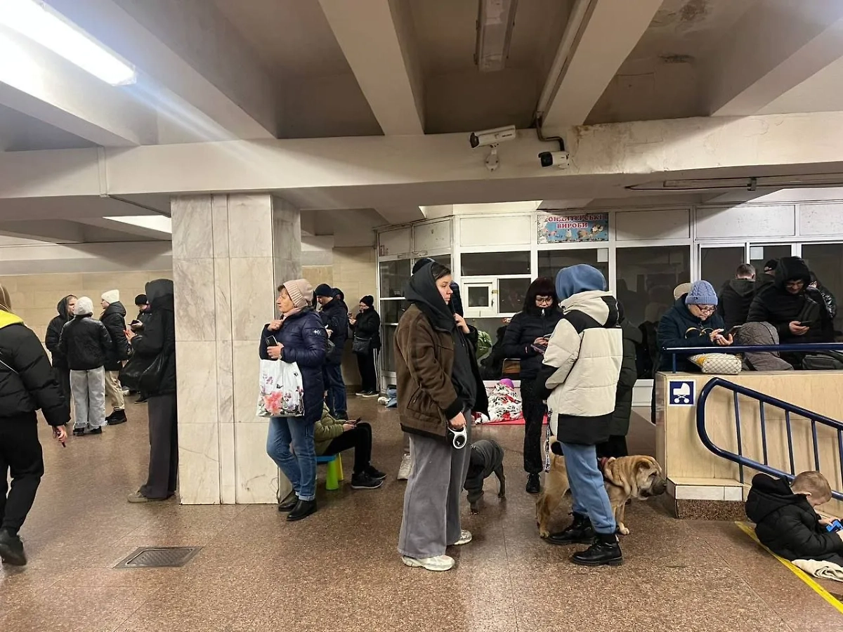 Метро Киева утром 13 ноября. Фото © Телеграм / Киевский Движ