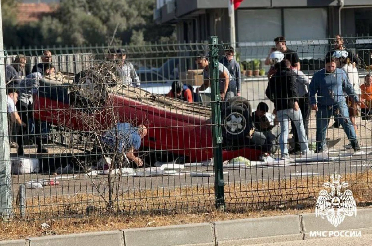 Последствия ДТП в Турции. Фото © Telegram / МЧС России