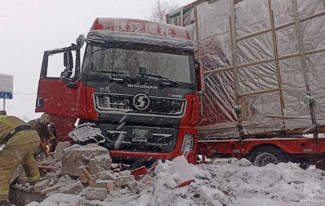 ДТП в Кировской области. Обложка © Telegram / МЧС Кировской области