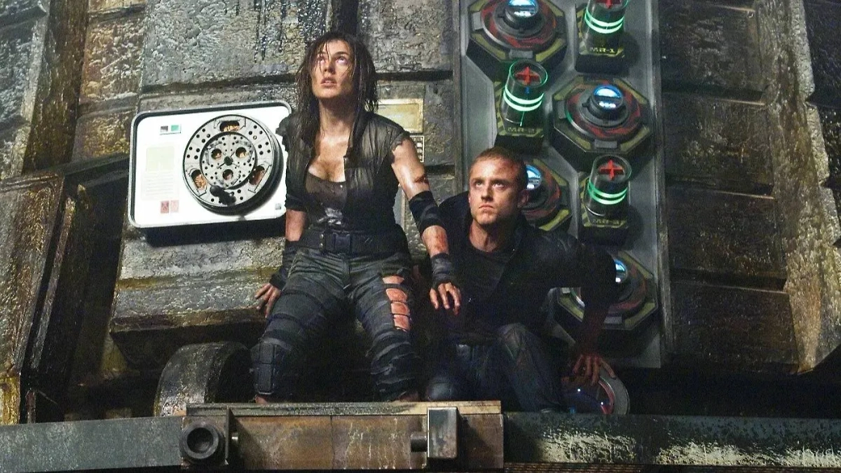 О чём рассказывает фильм «Пандорум». Фото © Кадр из фильма «Пандорум», режиссёр Кристиан Альварт, сценаристы Трейвис Миллоу, Кристиан Альварт / Kinopoisk