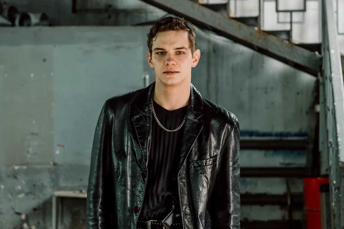 Слава Копейкин (Пётр) в сериале «Дети перемен». Фото © kino-teatr