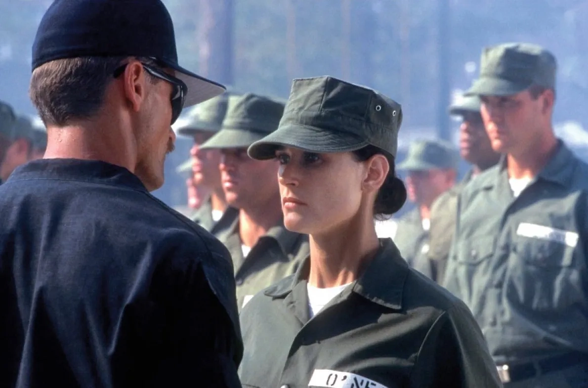 Деми Мур в роли Джордан О’Нил. Фото © Фильм «Солдат Джейн», режиссёр Ридли Скотт, сценарист Дэвид Туи и др. / Kinopoisk