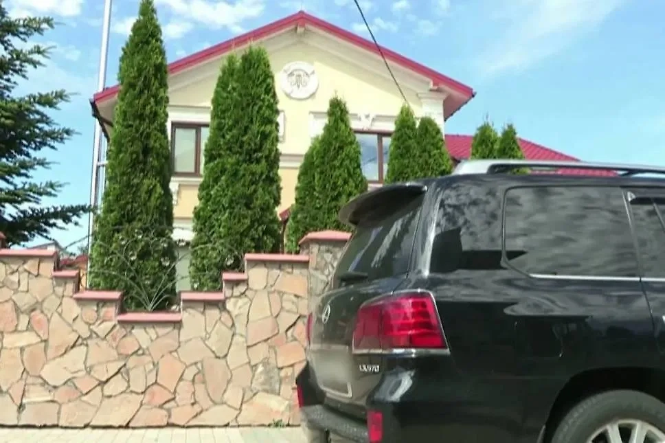 На Украине в квартирный скандал оказался втянут один из известных генералов ВСУ. Фото © Слидство.Инфо