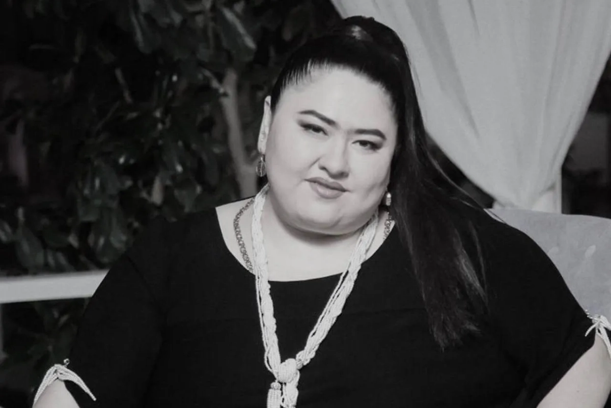 Совсем недавно артистке исполнилось 45 лет. Обложка © Telegram / Madaniyat.uz I Rasmiy kanal