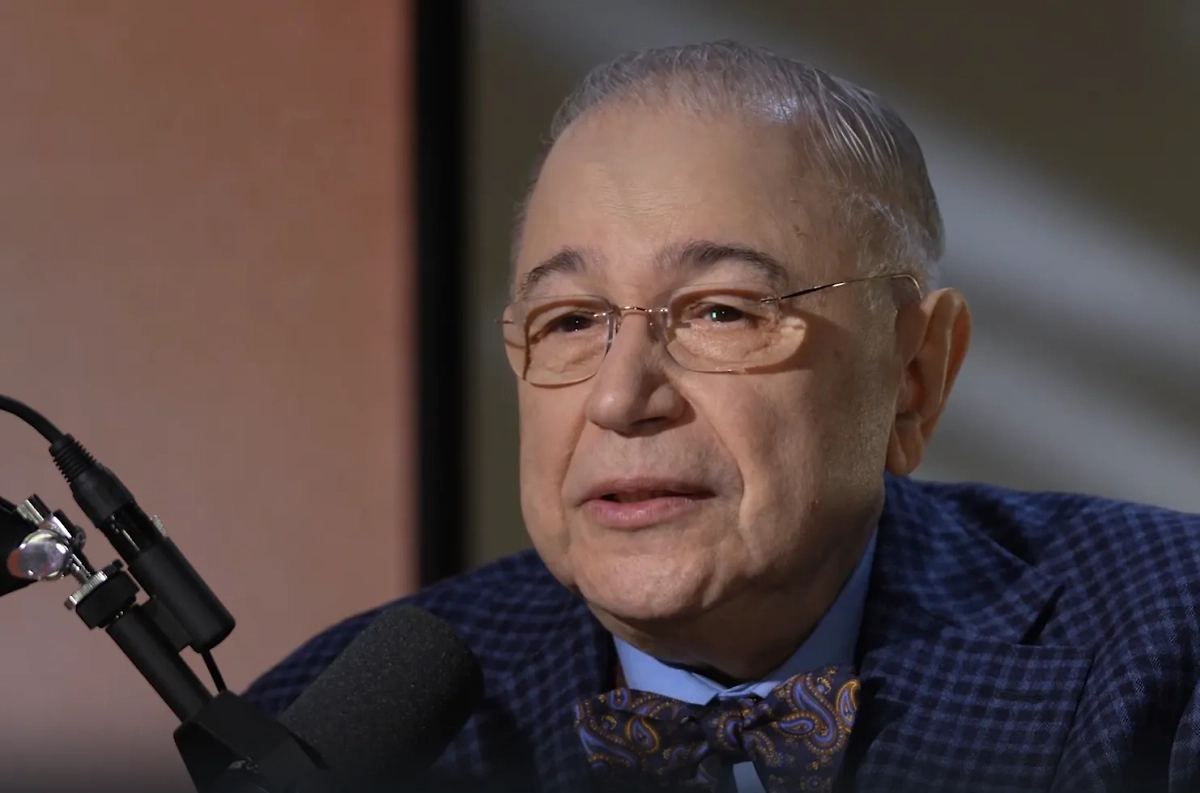 Евгений Петросян на шоу «По душам». Обложка © RuTube / Роман Костомаров