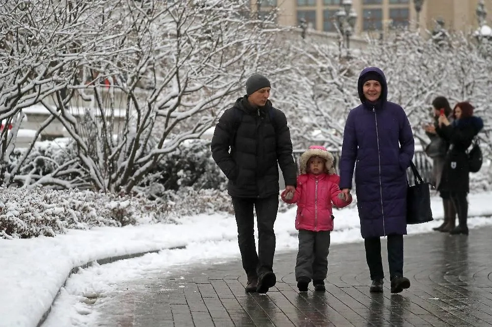 С 1 января вырастут пособия семьям с детьми. Обложка © ТАСС / Сергей Савостьянов