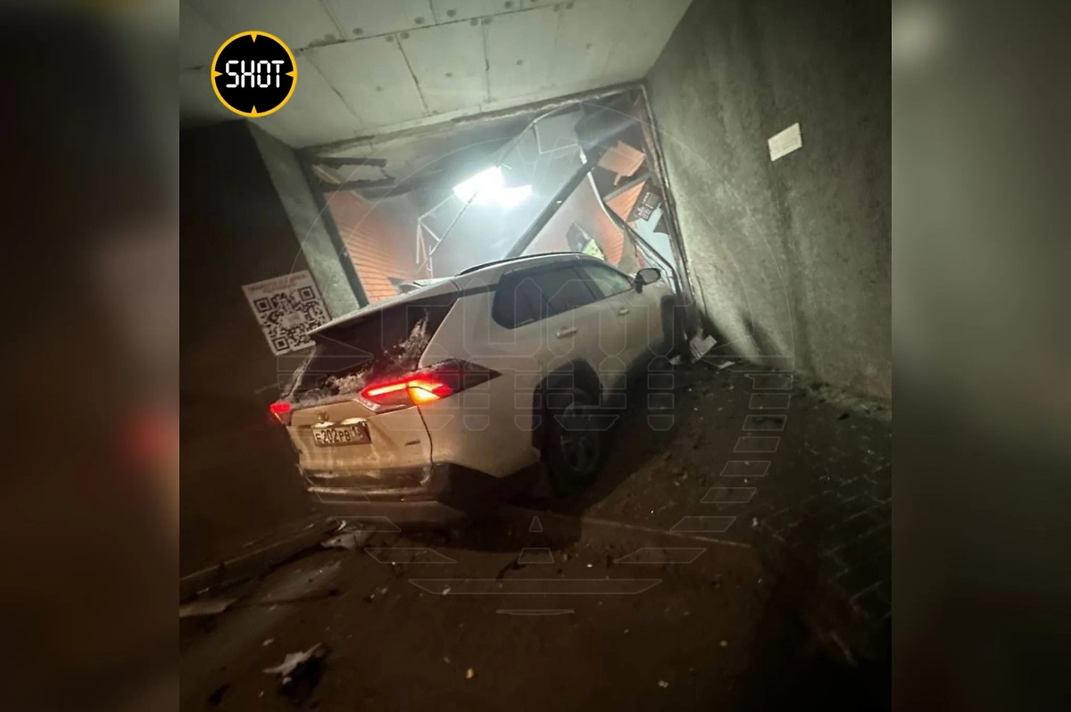 В Саранске произошло страшное ДТП, скончался 22-летний парень. Фото © Telegram / SHOT