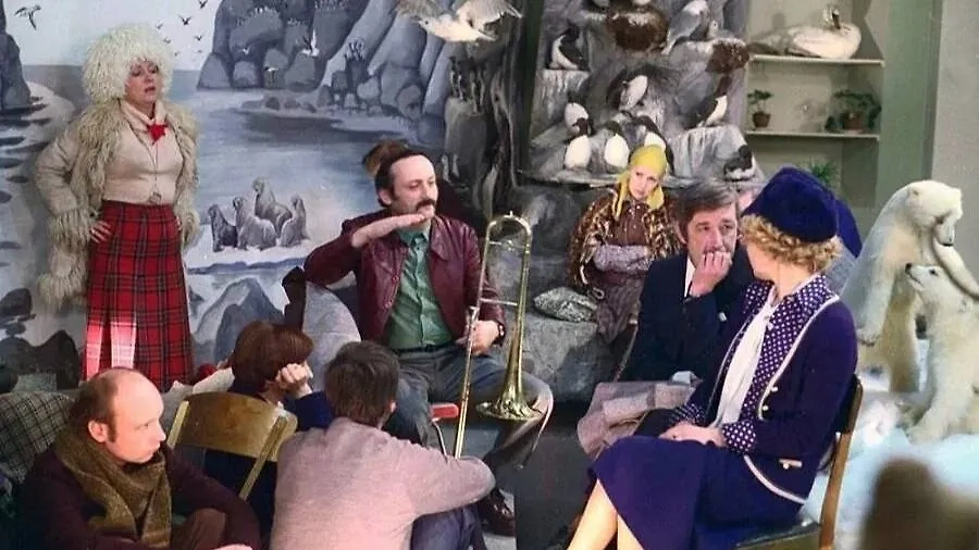 Собрание гаражного кооператива пошло не по плану. Фото © Кадр из фильма «Гараж», режиссёр Эльдар Рязанов, сценаристы Эмиль Брагинский, Эльдар Рязанов / Kinopoisk