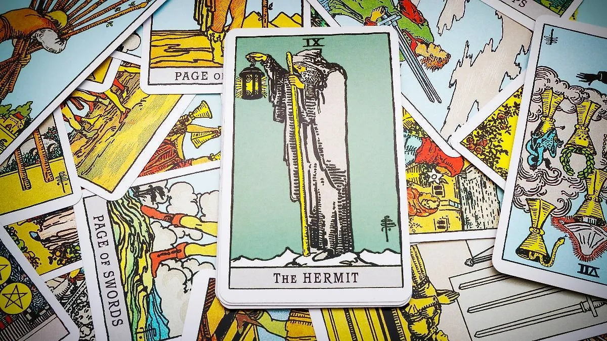 Что означает карта Таро Отшельник и каким будет его 2025 год. Фото © Shutterstock / FOTODOM / volkovslava